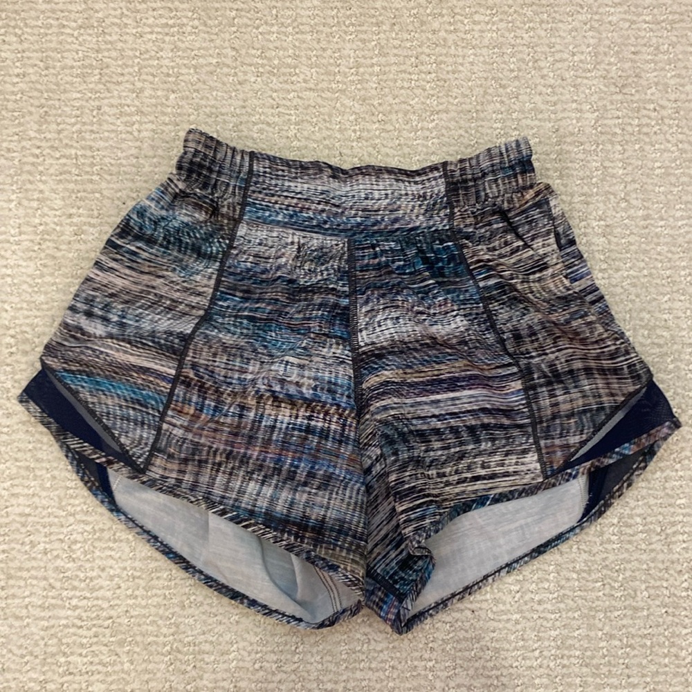 Lululemon Hotty Hot 4in Shorts Size 2